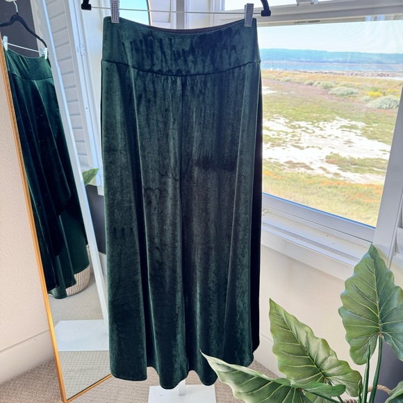 Halara High Waisted High Low Crossover Velvet Maxi Party Skirt Size Medium - Picture 13 of 14